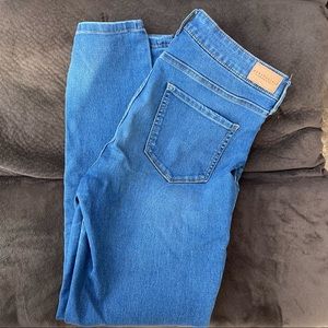 Aeropostale High waisted ripped knee jeans